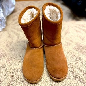 Suede Faux UGG Shearling Boots - size 8
